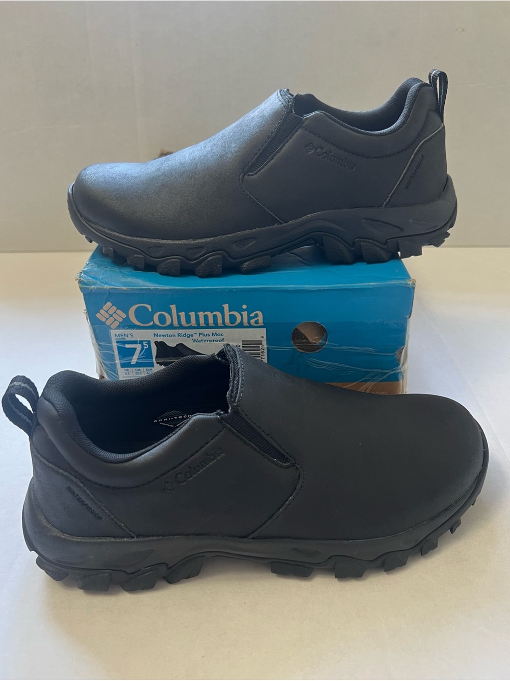 Columbia Men's Black Slip-On Trail Loafers